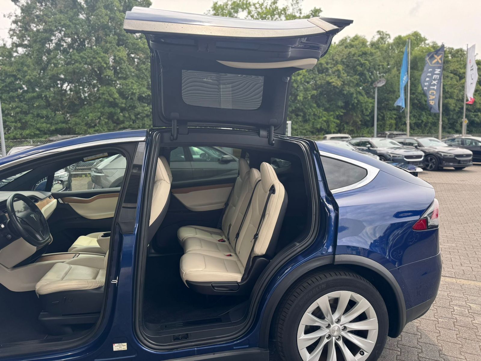 Fahrzeugabbildung Tesla Model X Performance LR Dual AWD PANO+NAV+LED+ACC