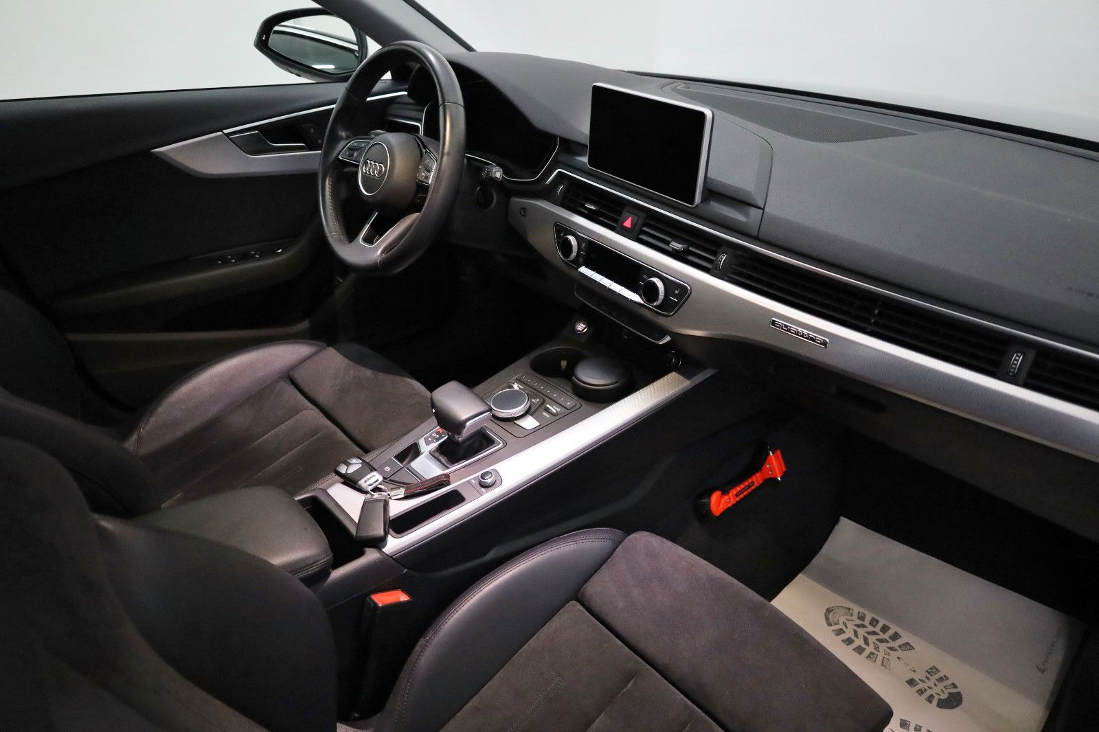 Fahrzeugabbildung Audi A4 Avant 40TDI quattro sport T.Leder,Navi,LED,SH