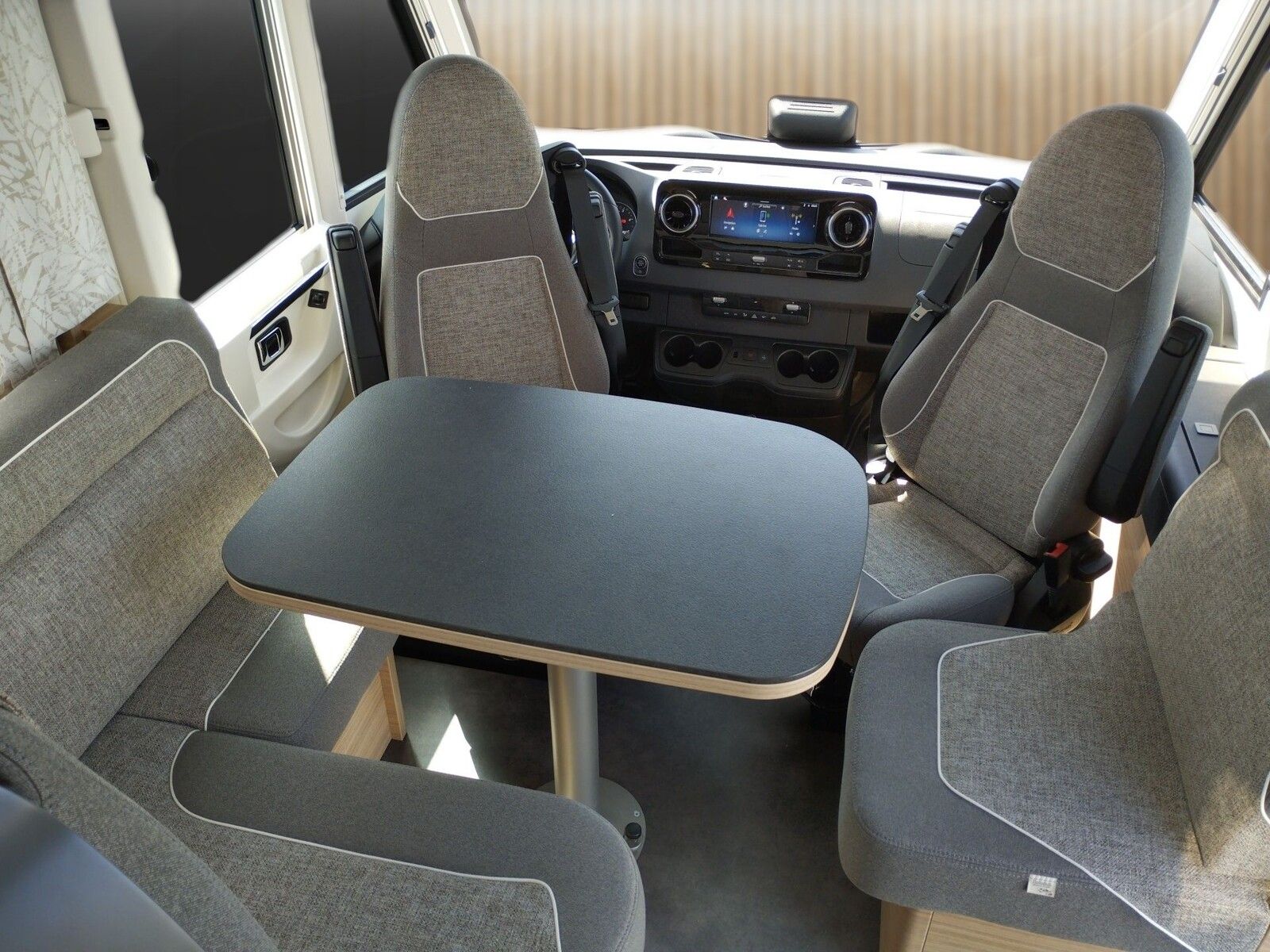 Fahrzeugabbildung Malibu I 450 RB LE comfort Navigation, RFK, TV
