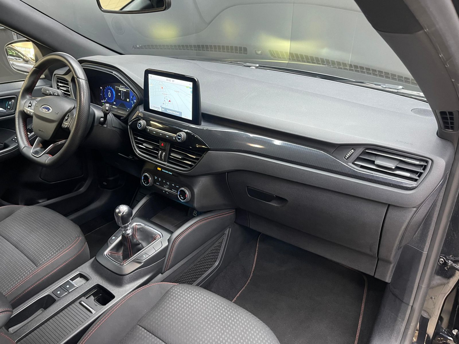 Fahrzeugabbildung Ford Kuga 1.5 EB ST-Line VIRTU+NAV+LED+KAM+PDC+MFL+18