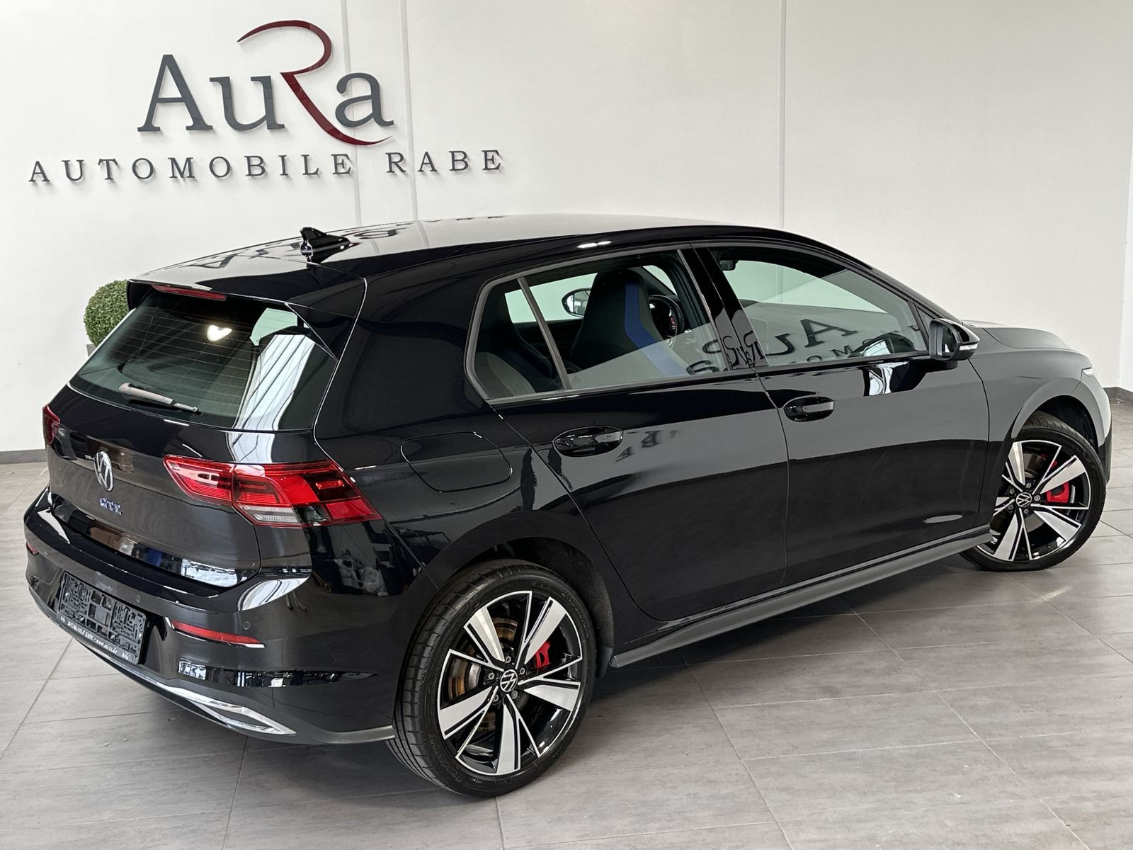 Fahrzeugabbildung Volkswagen Golf 1.4 eHybrid DSG GTE NAV+LED+ACC+CARPLAY+VC