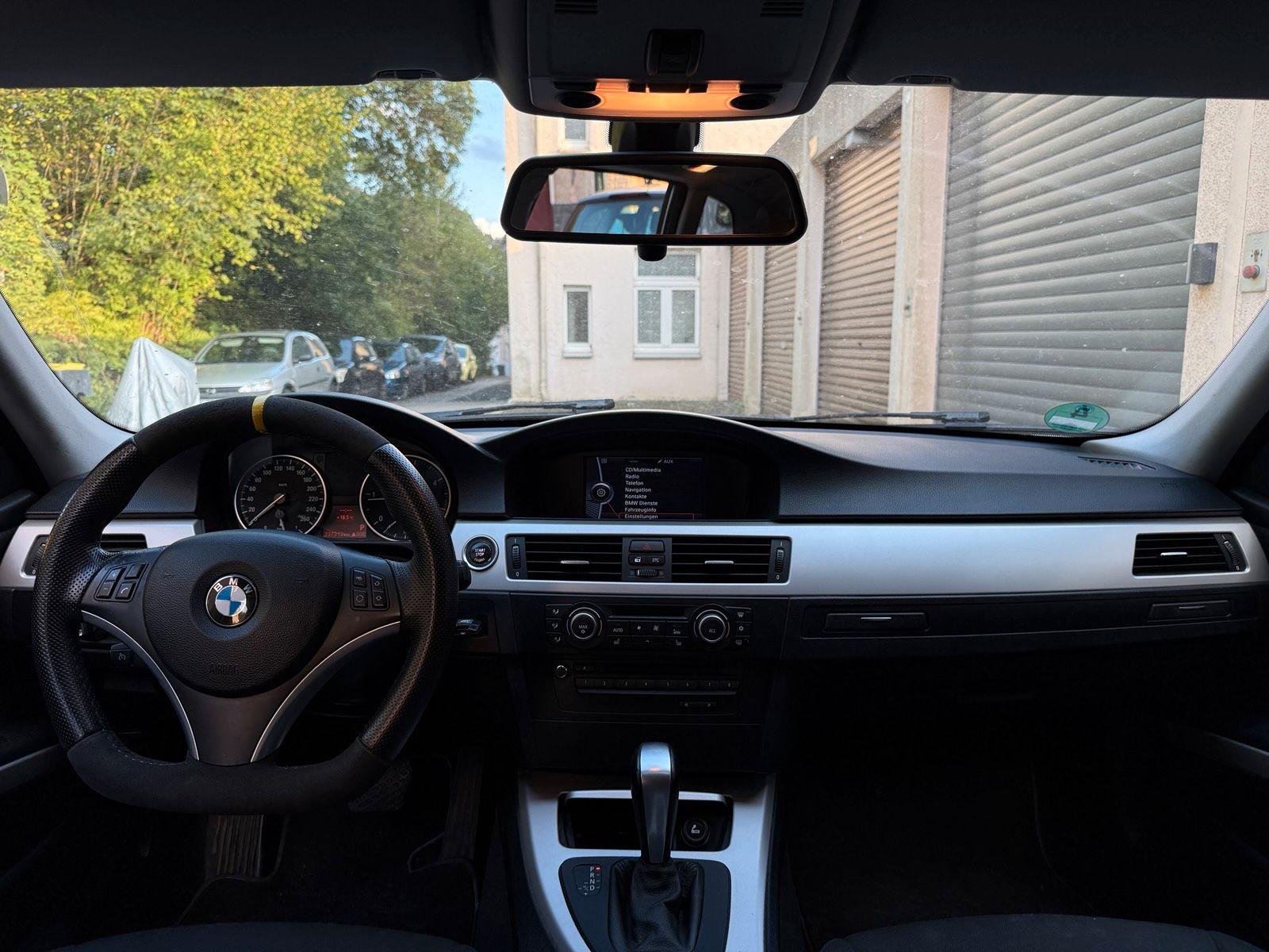 BMW 320 2009 — photo 5