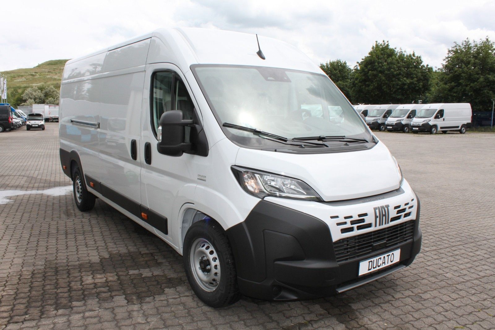 Fahrzeugabbildung Fiat Ducato H2 Kastenwagen 35 L4H2 140 Multijet Maxi