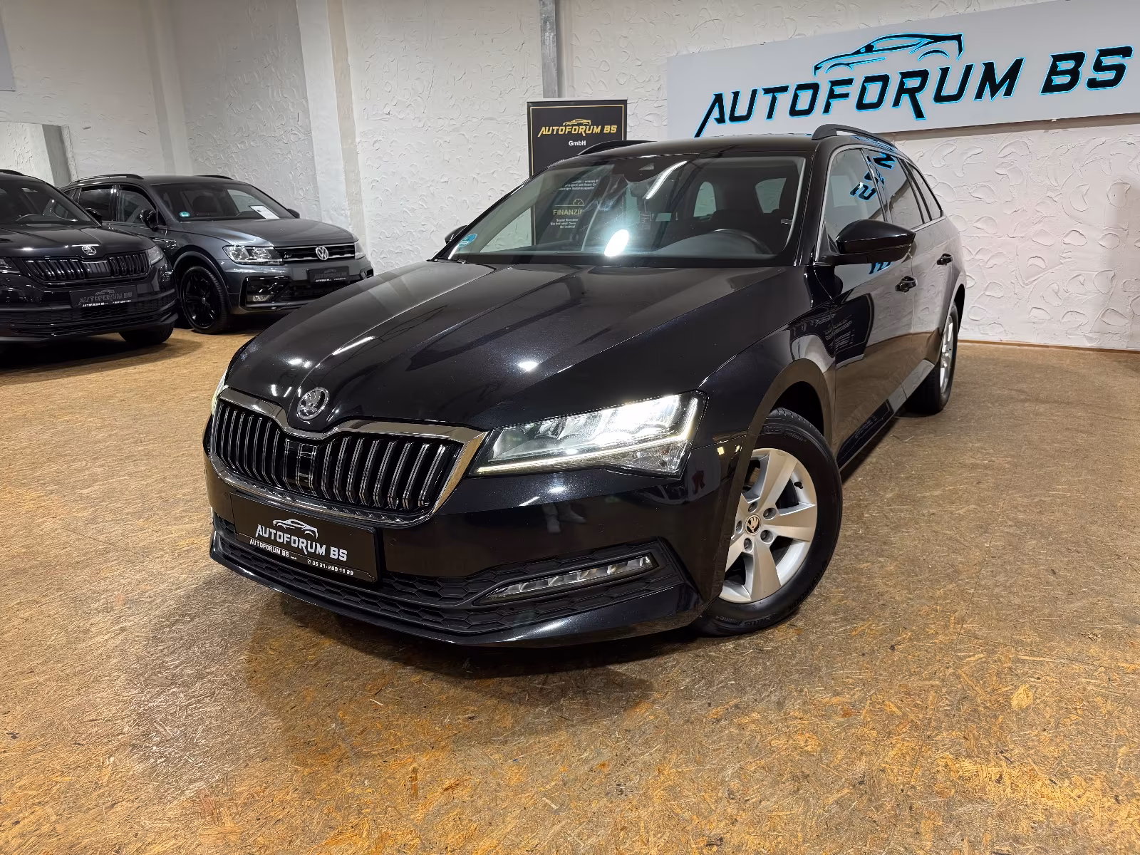 Skoda Superb Combi 2.0TDI DSG/ACC/PDC/SHZ/LED