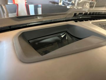 BMW 750 - 12