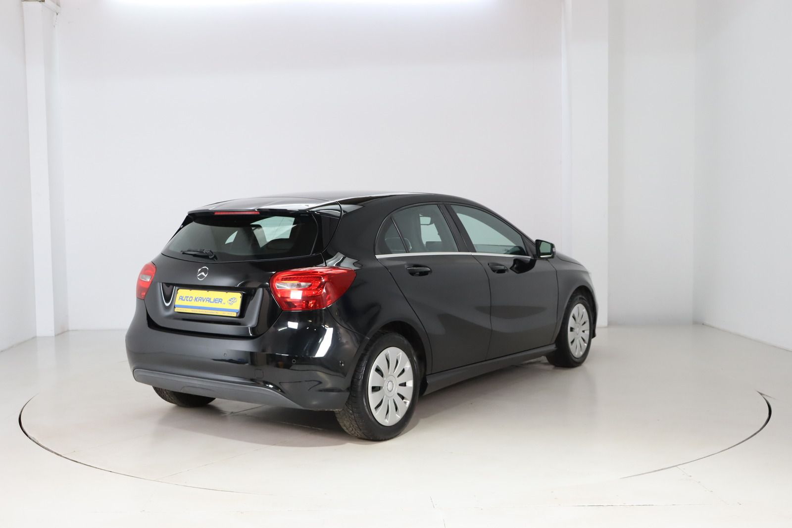 Fahrzeugabbildung Mercedes-Benz A 180 d * Navi * PDC * HU/AU neu