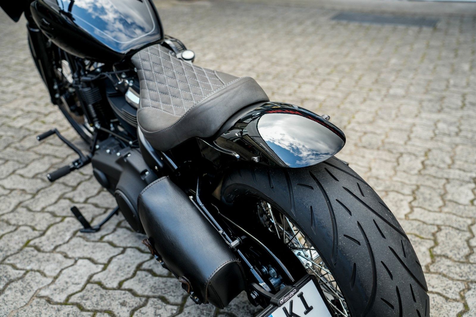 Fahrzeugabbildung Harley-Davidson SOFTAIL STREET BOB CLUBSTYLE J&H Ape - Airride