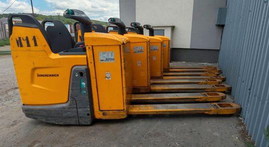 Jungheinrich ERE225 1400mm/ 465ah/ x4pc package