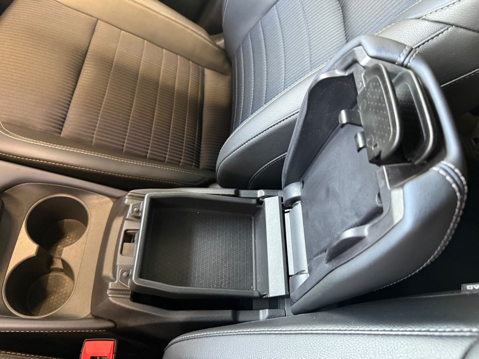 Fahrzeugabbildung Nissan Qashqai Tekna MHEV; Autom.,HUD,Teilleder,AHK