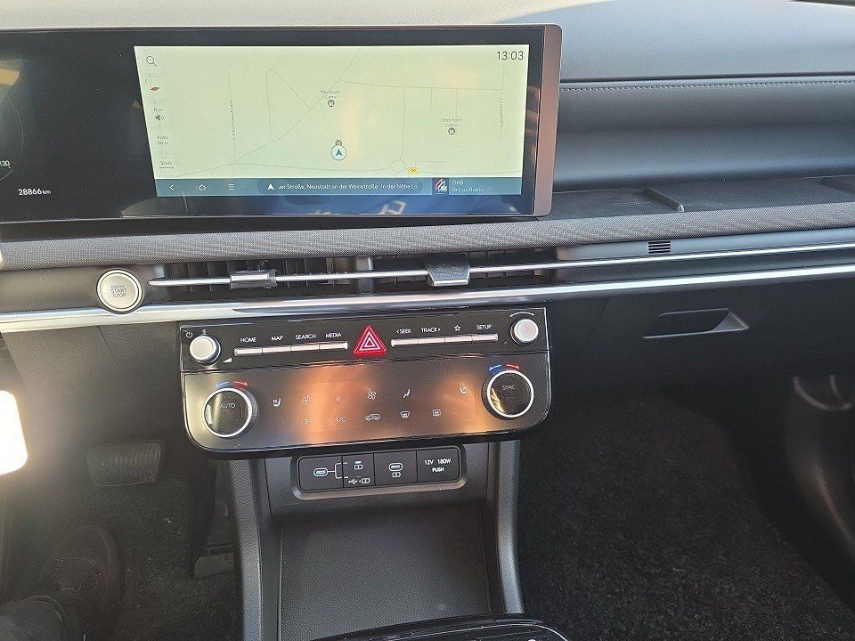 Fahrzeugabbildung Hyundai TUCSON 1.6T 160PS 48V DCT AWD TREND LED