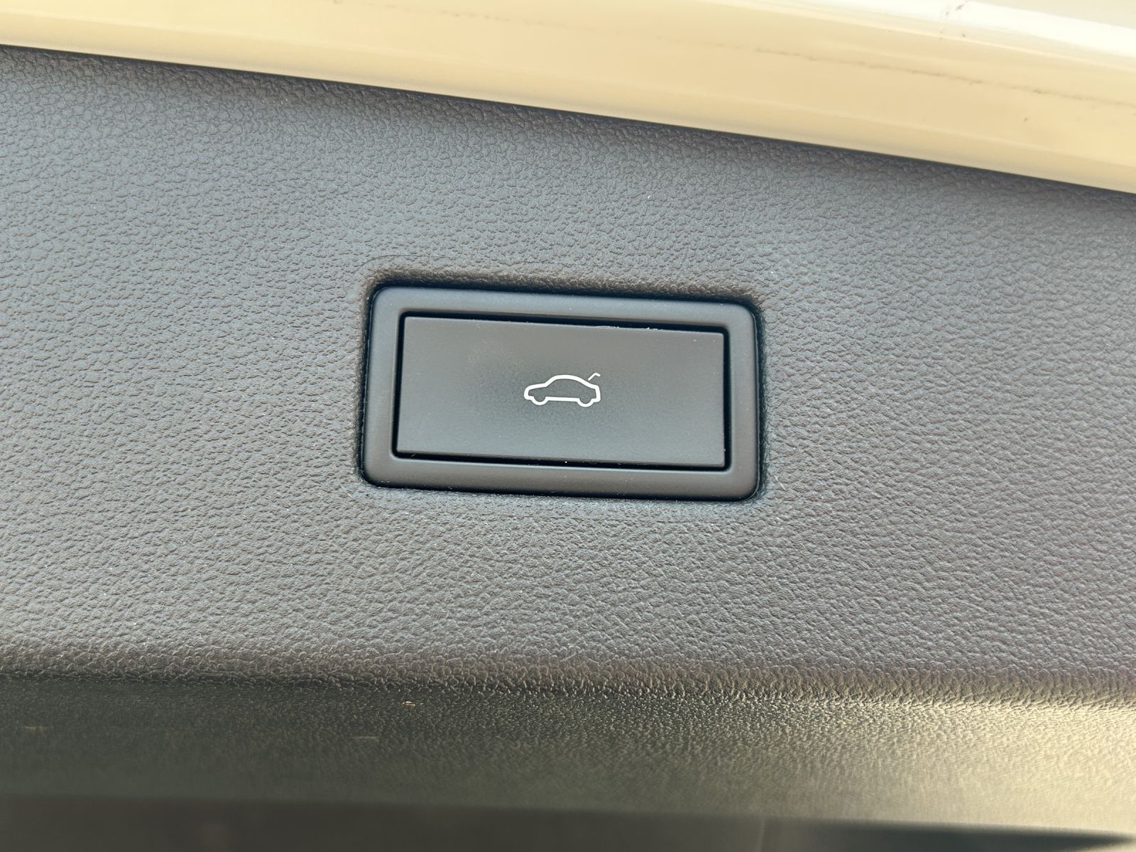 Fahrzeugabbildung Volkswagen Tiguan Allspace TSI Highline DSG LED Navi ACC AI