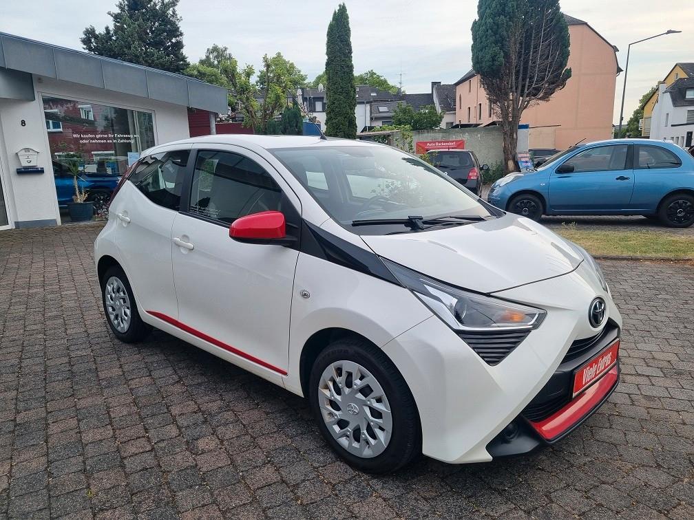 Toyota Aygo AYGO x-play,1Hand,TÜV-Neu,scheckheft!