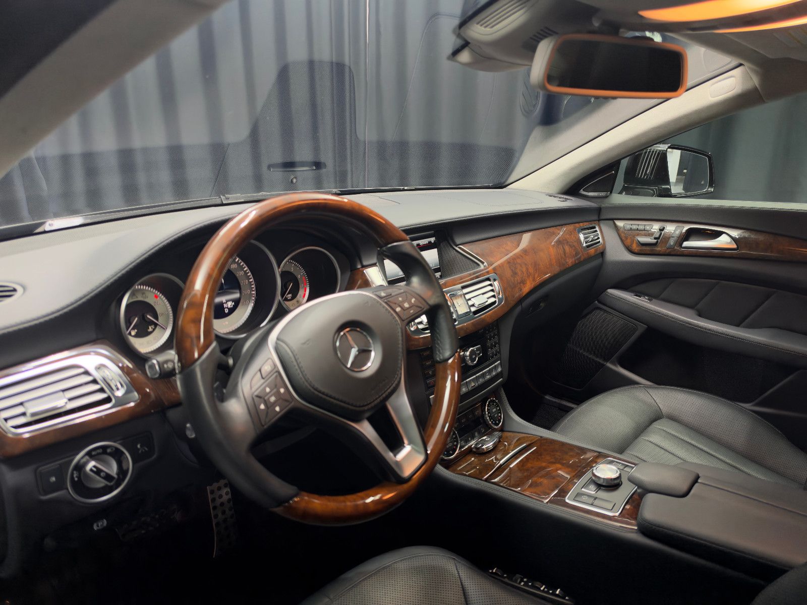 Fahrzeugabbildung Mercedes-Benz CLS 500 |AMG-LINE|H/K|PANO|AIR-MATIC|DE-FZG