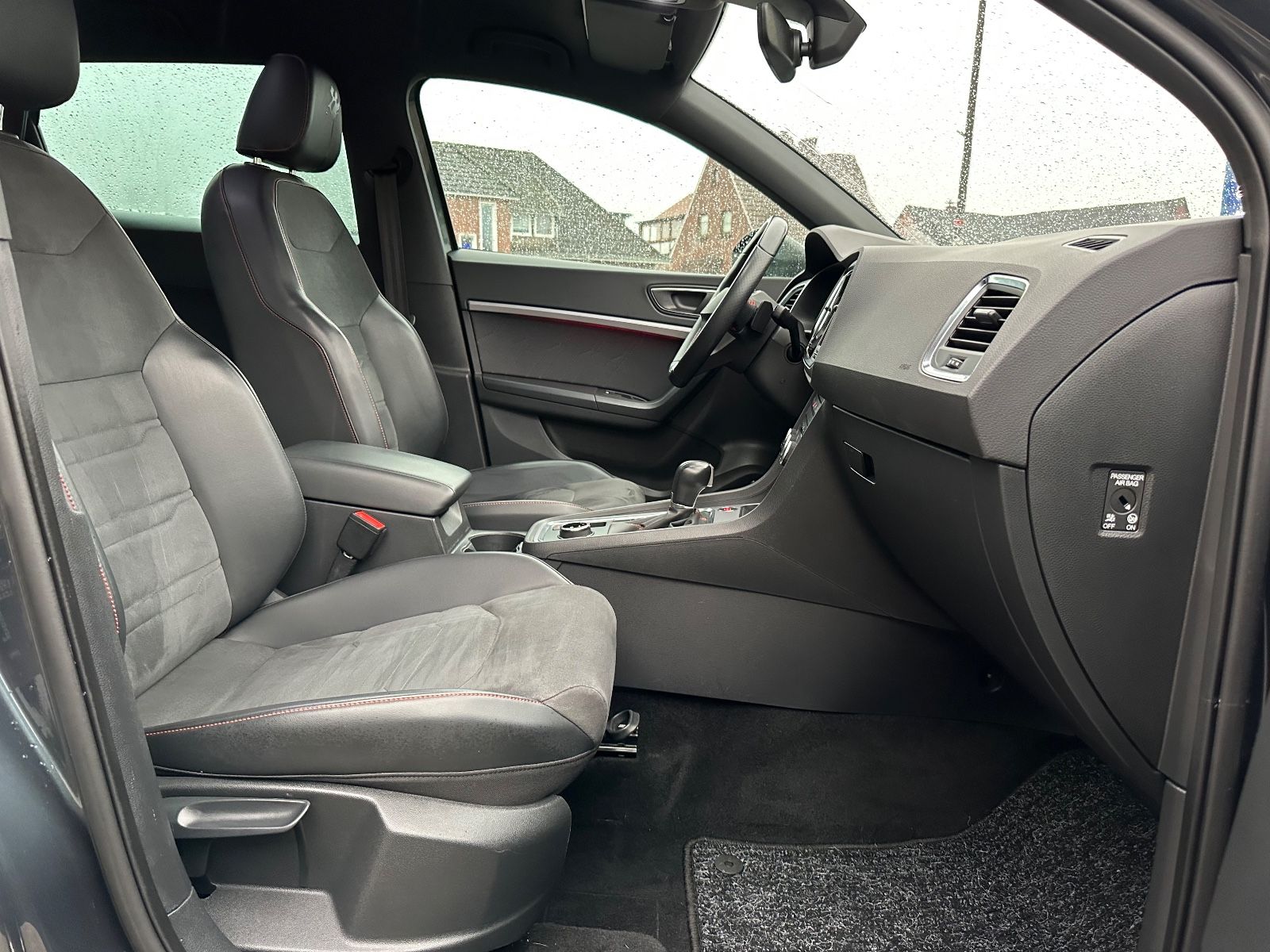 Fahrzeugabbildung SEAT Ateca 2.0 TDI FR DSG AHK/Navi/Dinamica/Beats