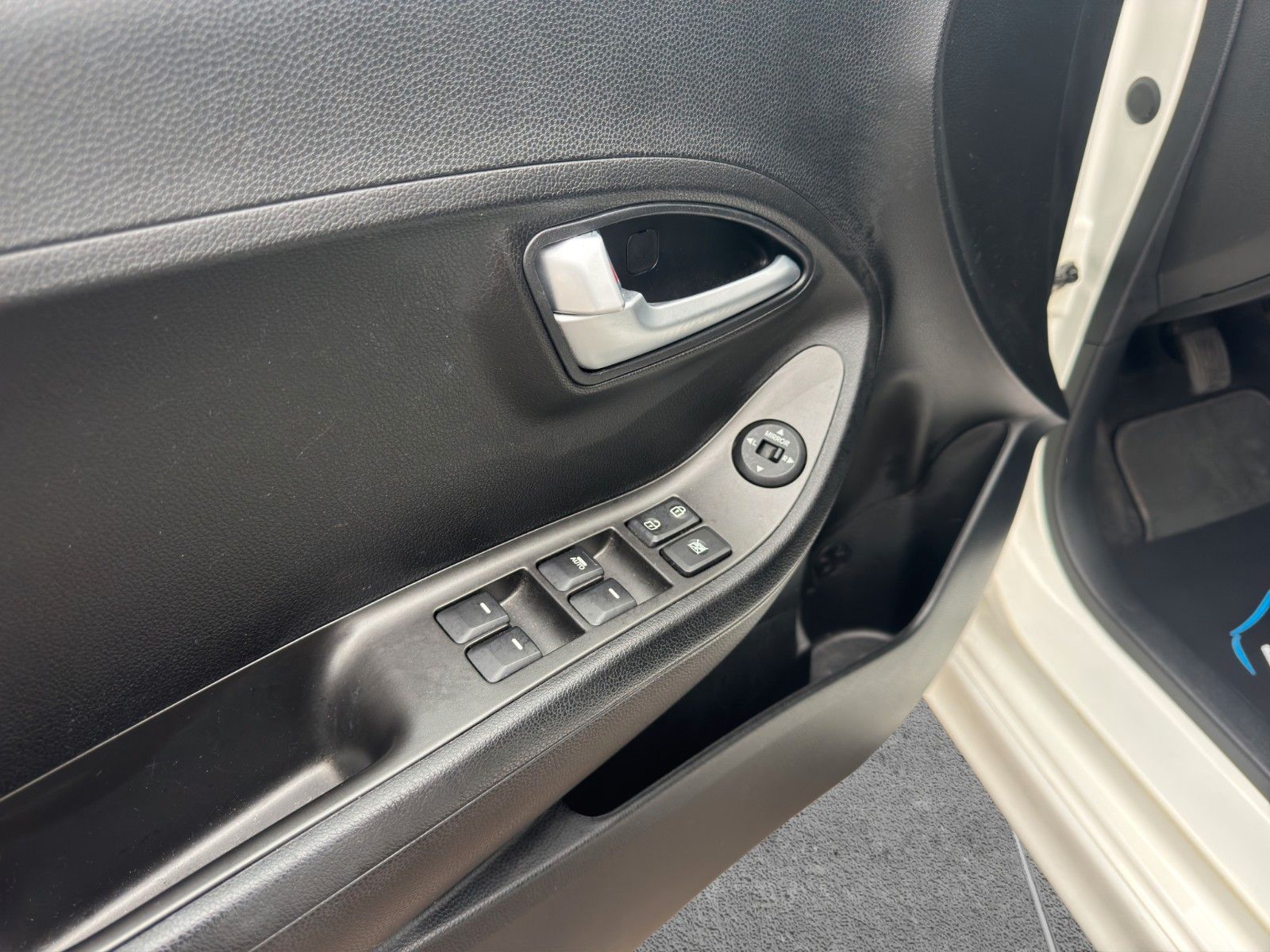 Fahrzeugabbildung Kia PICANTO 1.2 FIFA WORLD CUP EDITION SITZHEIZ ALLW