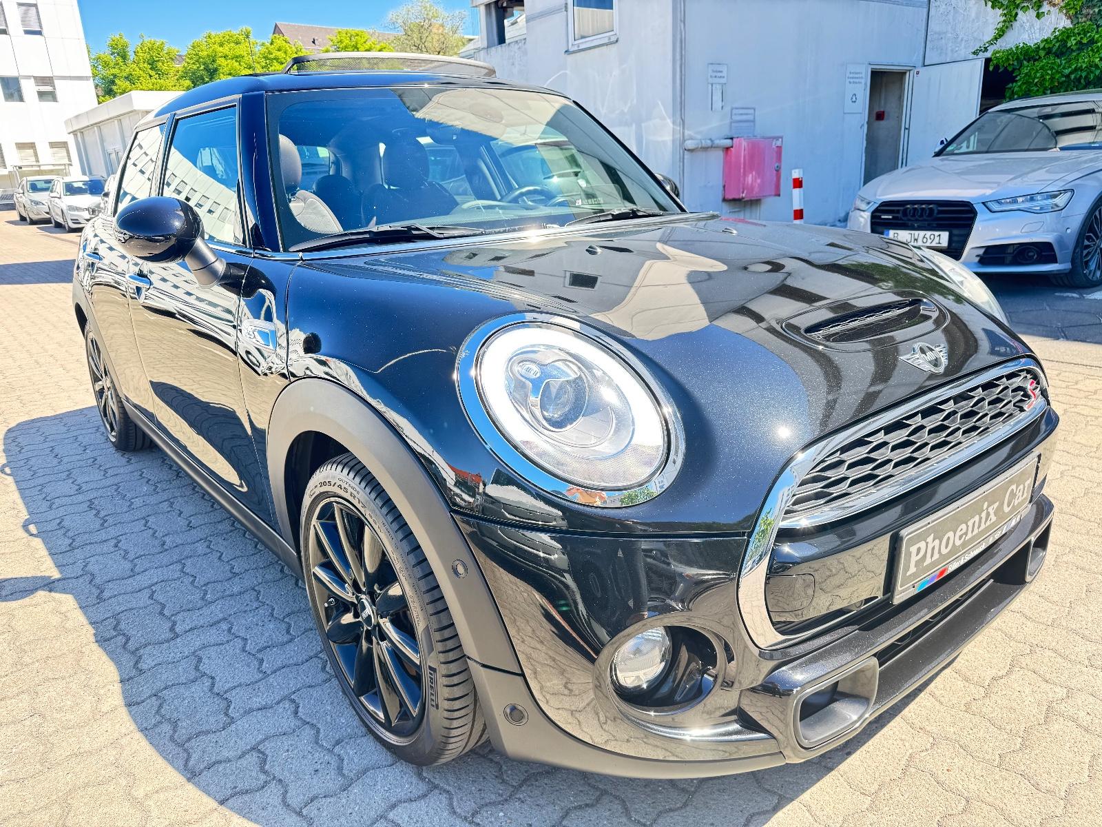 MINI Cooper S mit Leder & Navi & Panoramadach