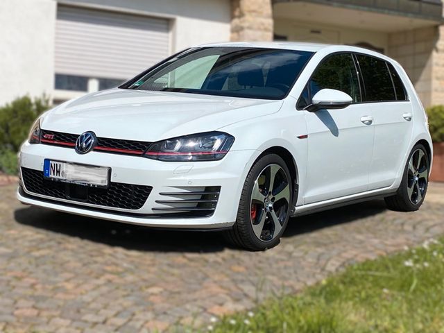 Volkswagen Golf 2.0 TSI BMT GTI Performance