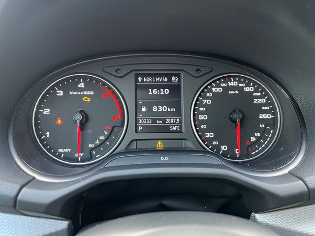 Q2 30 TDI advanced 85kW, AHK, SHZ