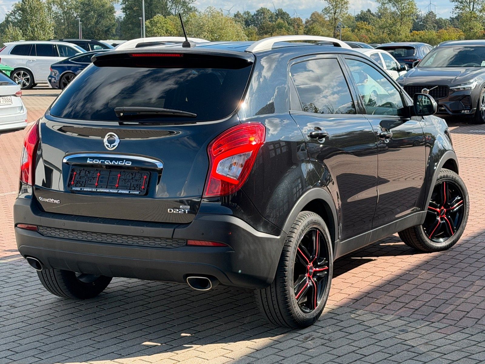 Fahrzeugabbildung Ssangyong Korando 2.2 e-XDi 220 *Nav*8fach*Kamera*AWD*PDC*