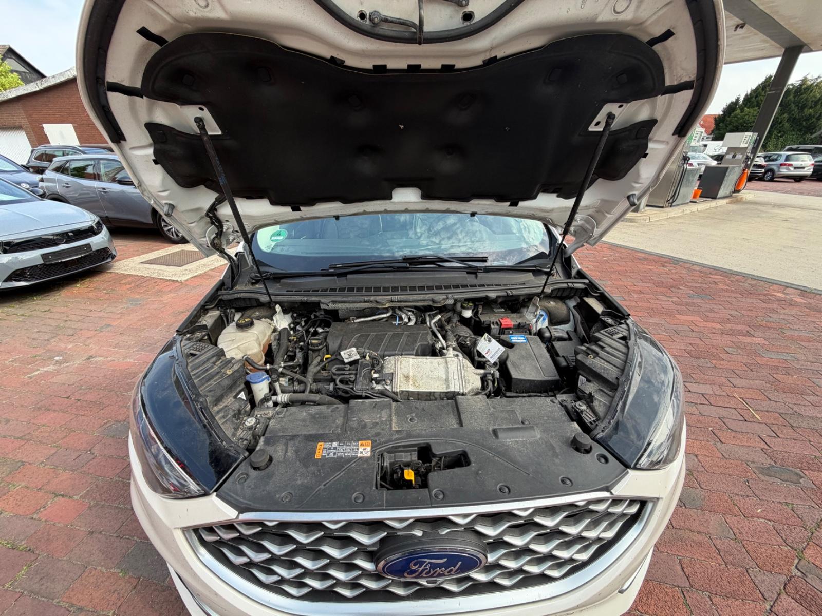 Ford Edge Vignale 4x4 Pano+AHK+Sthzg.+1.Hd+LED+RFK