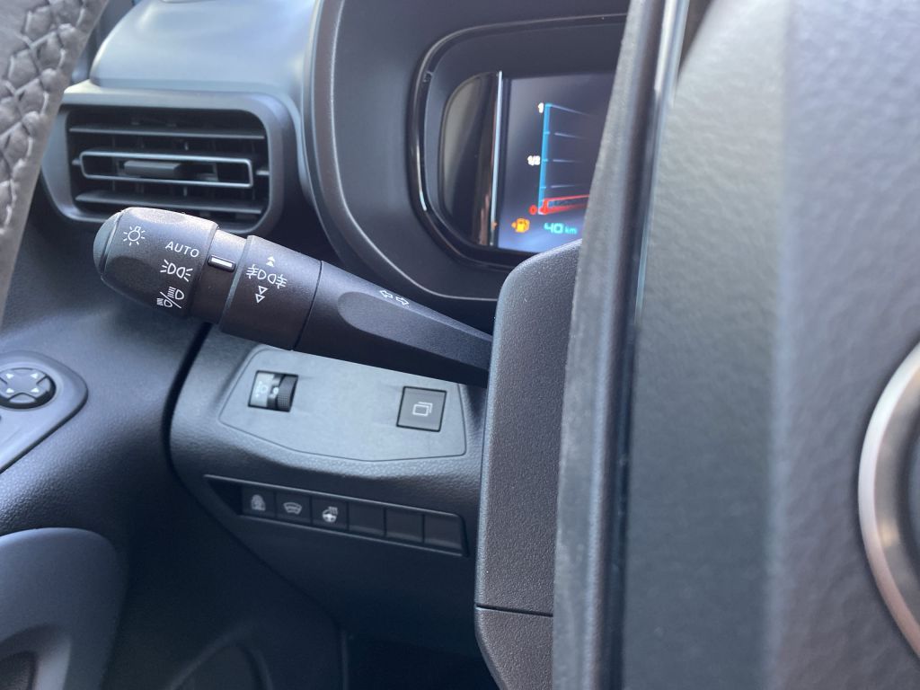 Fahrzeugabbildung Citroën Berlingo M Diesel 130 Automatik MAX XTR*ACC*Wint