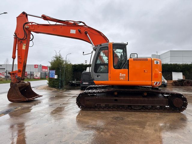 Hitachi ZX225US. Klima.