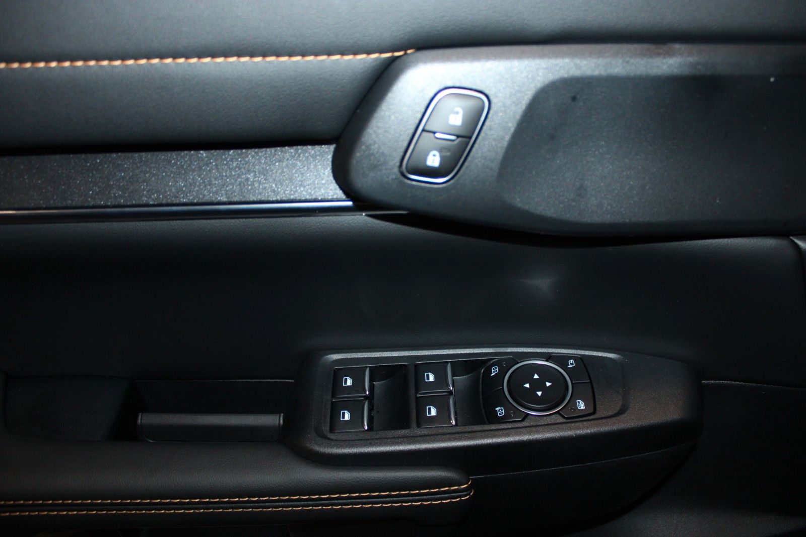 Fahrzeugabbildung Ford Ranger Wildtrak Automatik AHK STANDH. HARDTOP