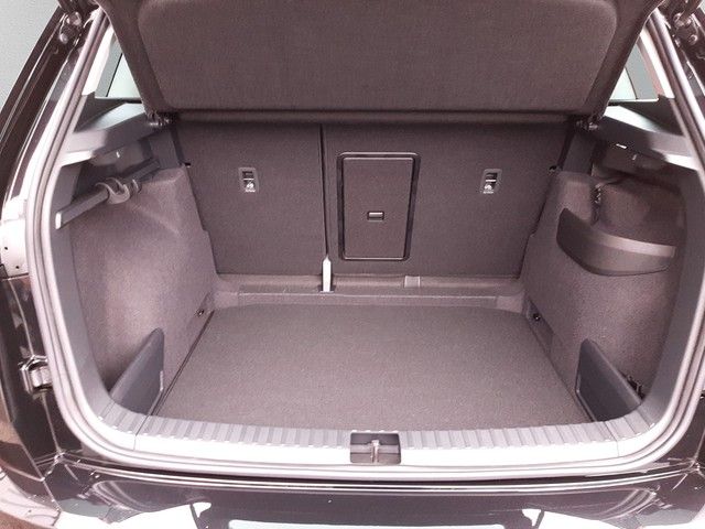 Fahrzeugabbildung Skoda Karoq Tour 1.5TSI DSG AHK Matrix Kamera Navi