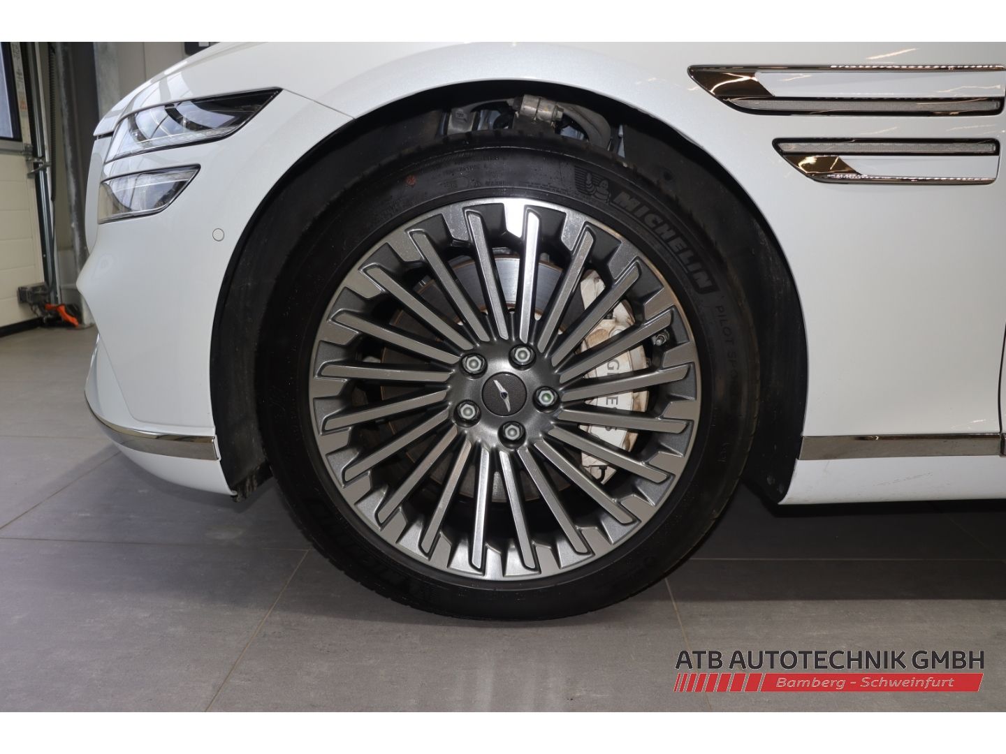 Fahrzeugabbildung Genesis G80 Electrified 4WD Luxury 87,2 kWh 98,1% SOH So