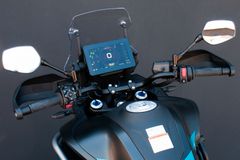 CFMOTO 800 MT ES + 3 tlg. Kofferset + elektr. Fahrwerk