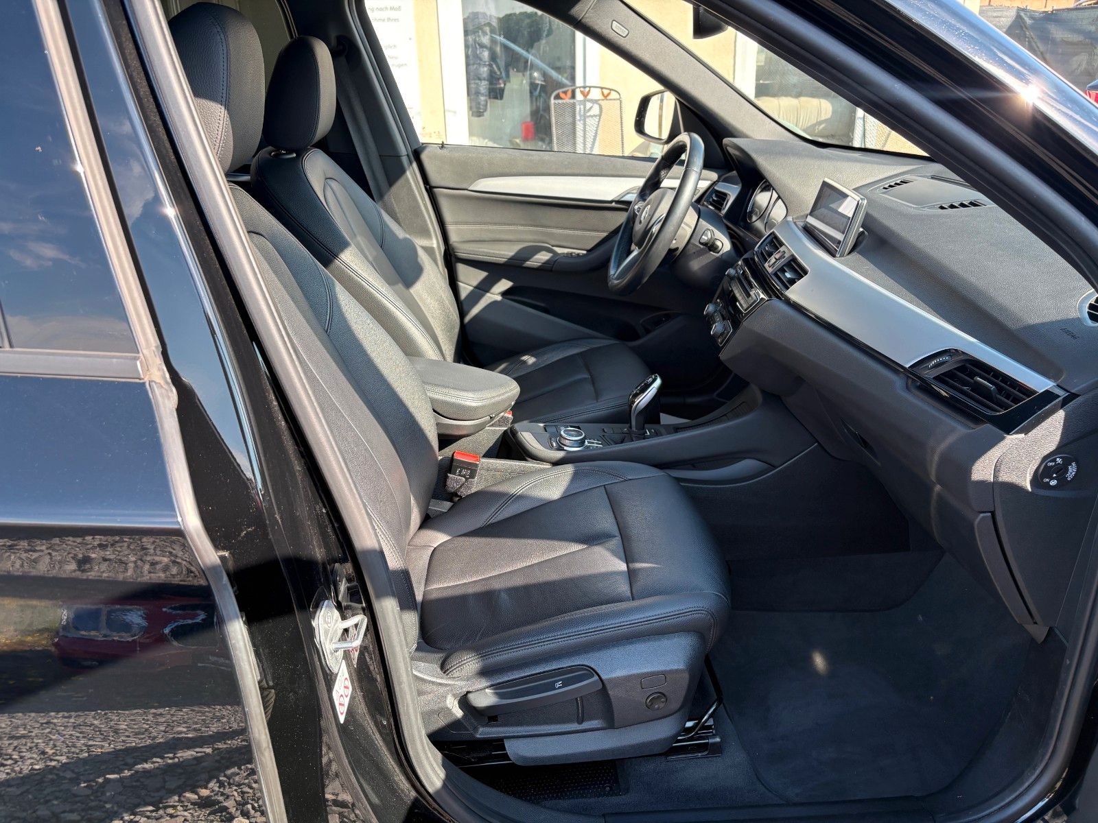 Fahrzeugabbildung BMW X1 sDrive18d Aut. Navi Leder M SPORTLENKRAD 1.HD