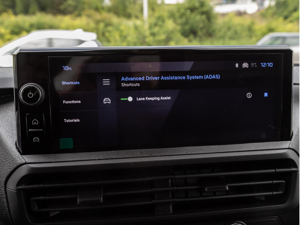 Peugeot EXPERT Kastenwagen 1.5 Diesel 120 M L2 SHZ NAVI
