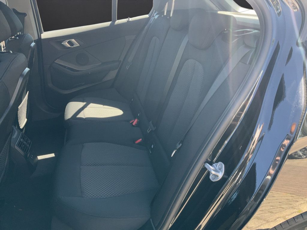 BMW 118i Lim. ADVANTAGE LED NAVI PDC SHZ KLIMA ALU foto 13