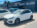 Hyundai i30 Intro Edition/Navi/Kamer/Eu6/1Ha/SHZ/LHZ/PDC - Hyundai i30: Intro Edition