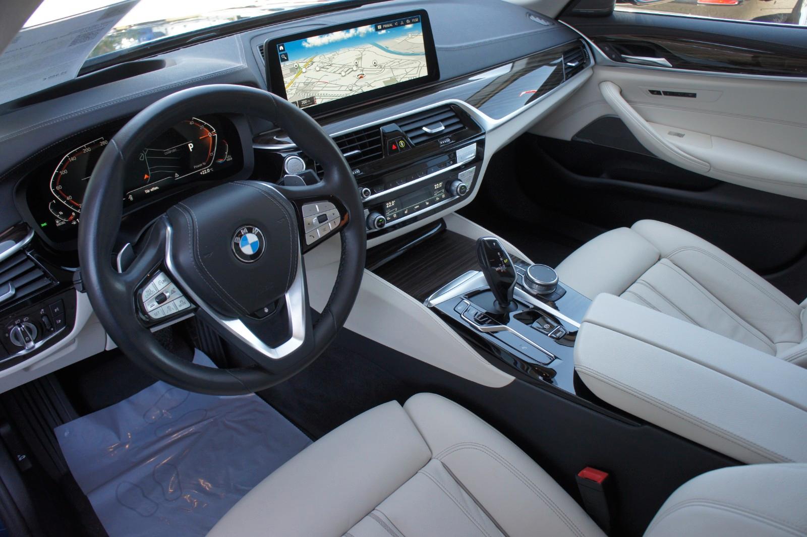 BMW 520d Limousine xDrive Luxury-Line *STANDHZG*