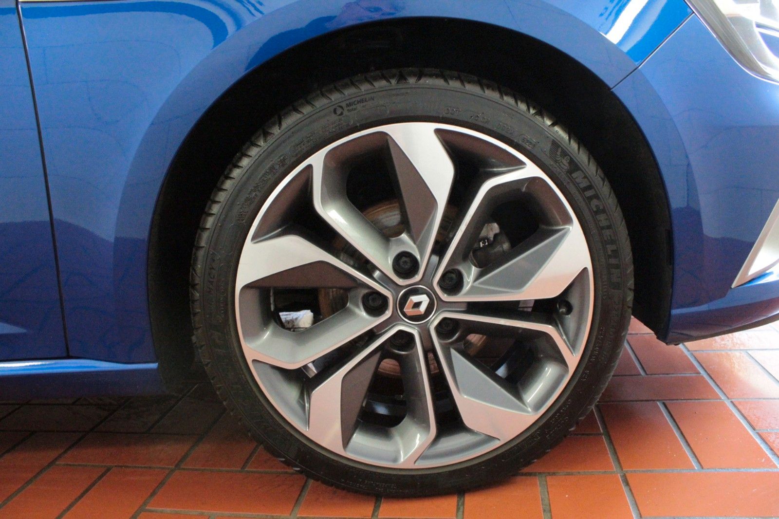 Fahrzeugabbildung Renault Megane ENERGY TCe 130 GT Line   AHK*