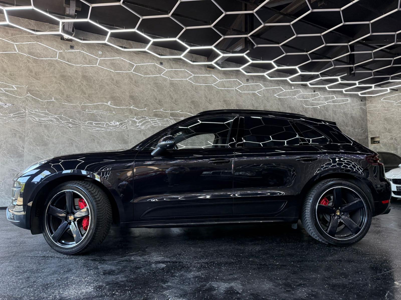 Porsche Macan Turbo mit Performance Paket