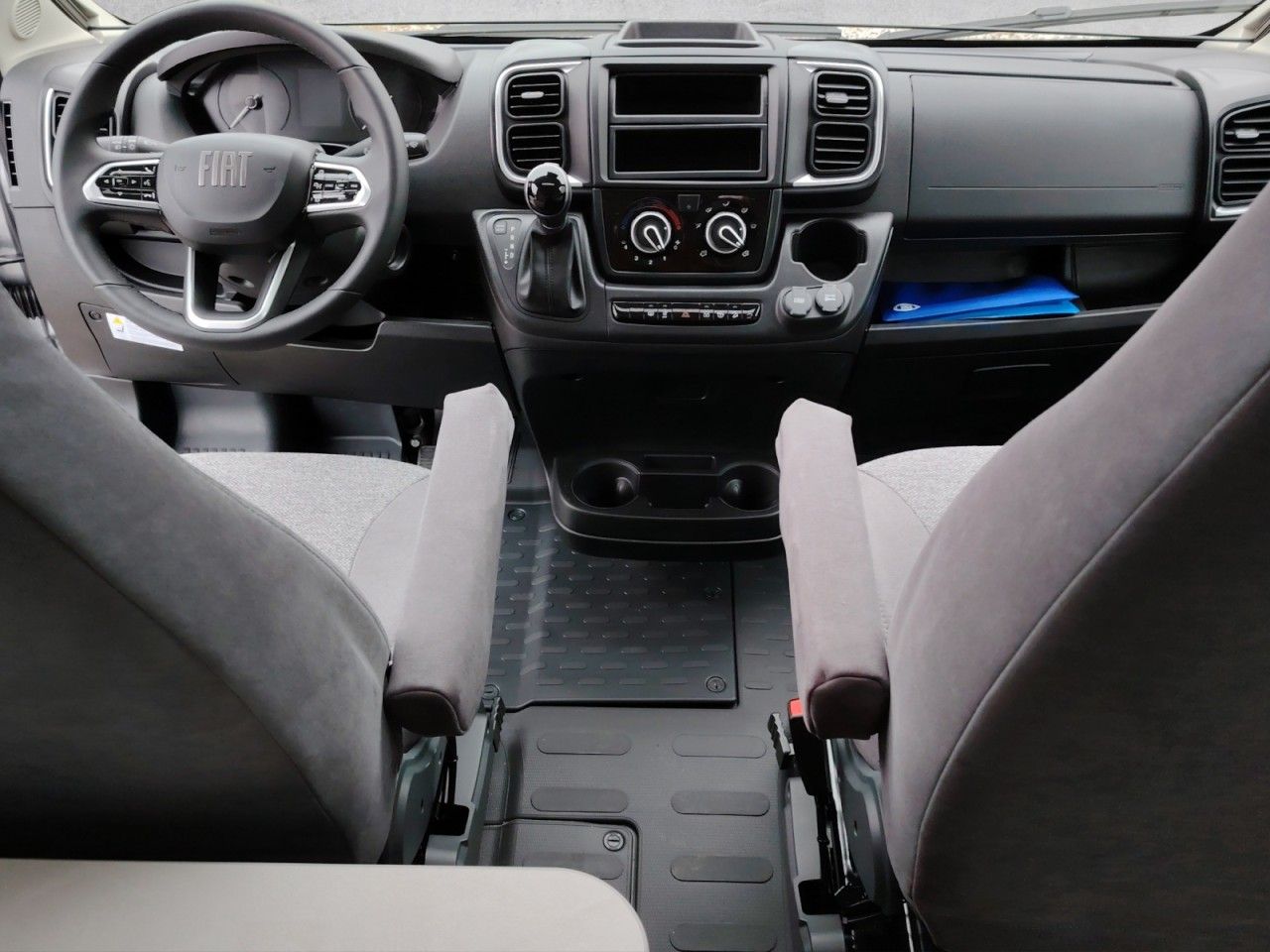 Fahrzeugabbildung Carado T135 PRO+ Markise Modell 2026