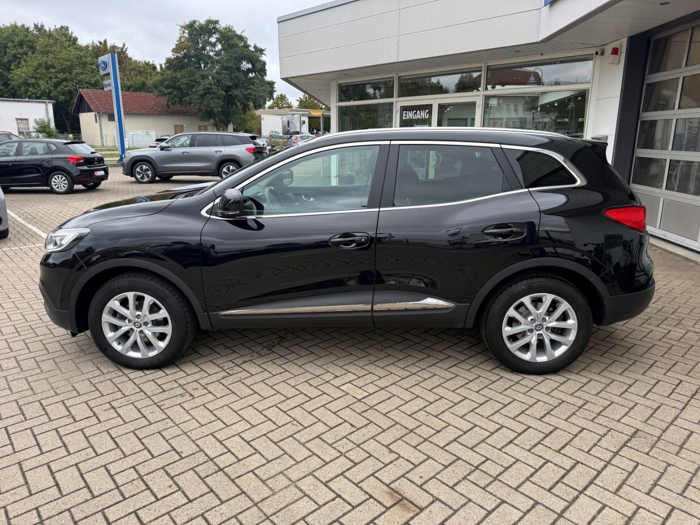 Fahrzeugabbildung Renault Kadjar Experience AHK CarPlay Temp klima Keyless