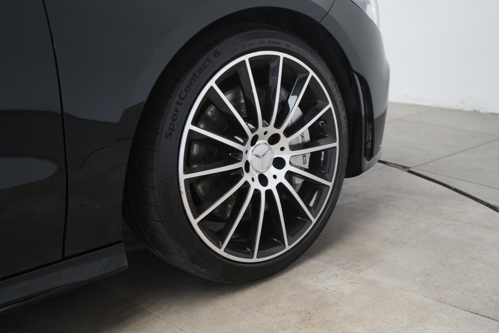 Mercedes-Benz CLA 35 AMG 4Matic Speedshift 7G-DCT Kamera Pano foto 14