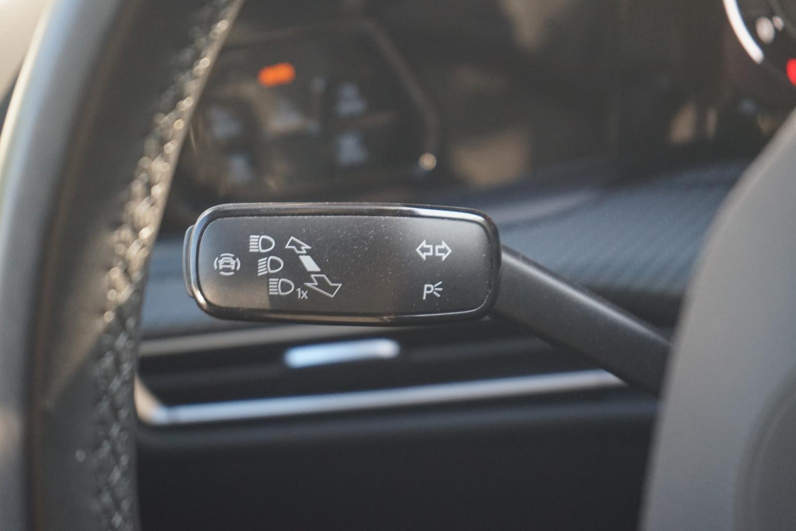 Volkswagen Golf VIII Variant R-Line eTSI LED Navi ACC PDC, миниатюра 18