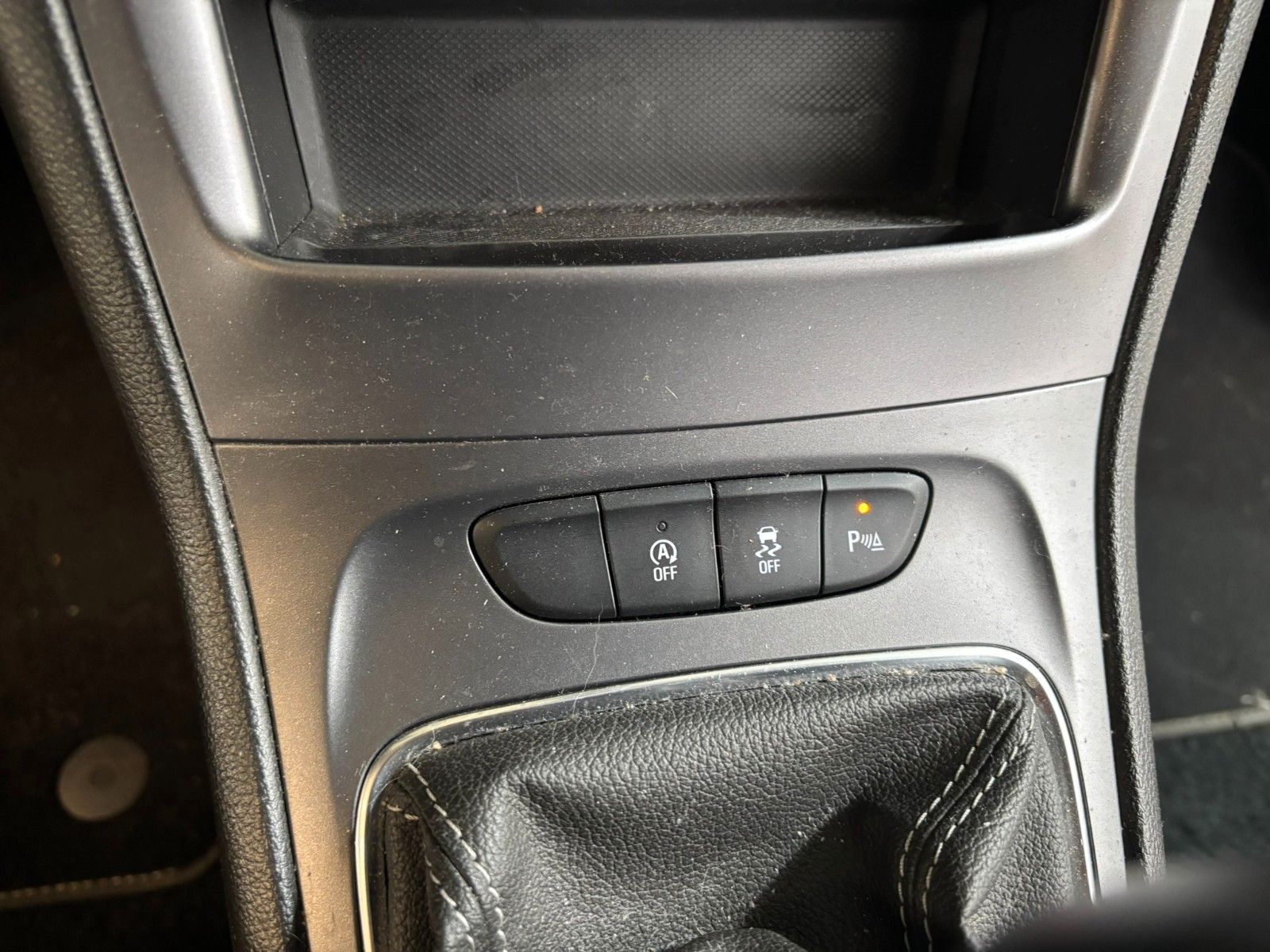 Fahrzeugabbildung Opel Astra K 1.4T 120-JAHRE KAMERA/SHZ/LHZ/ALU/ALLWET