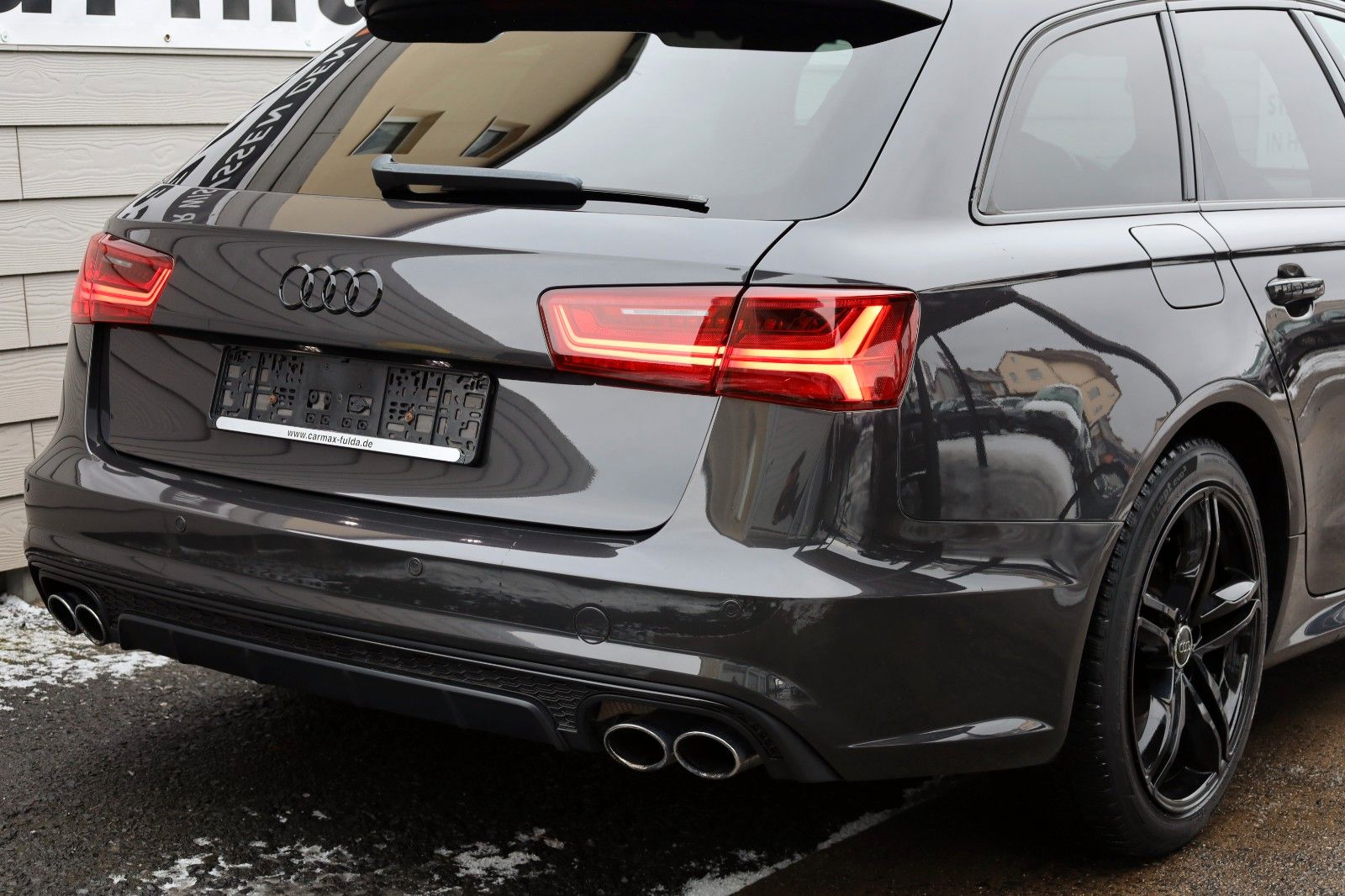 Fahrzeugabbildung Audi S6 Avant 4.0 TFSI quattro Leder,Navi,Matrix-LED