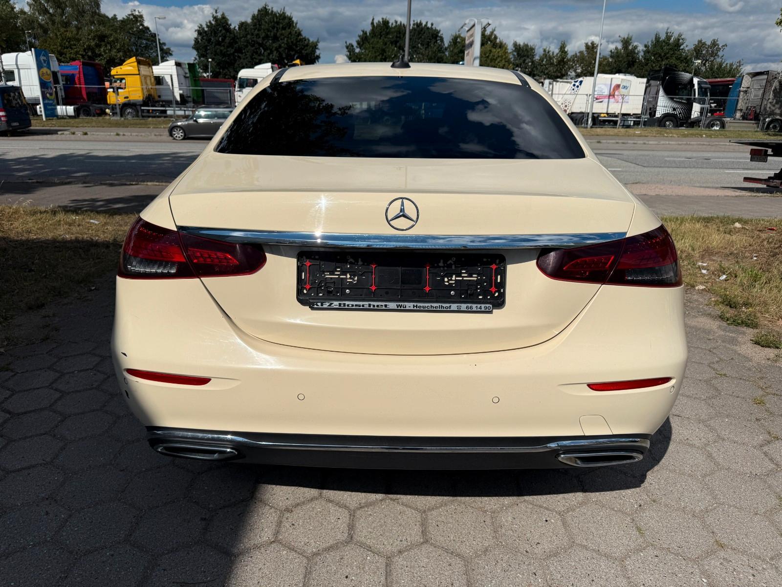 Mercedes-Benz E 220d-Limousine-Avantgarde-MBUX-Navi-Kamera