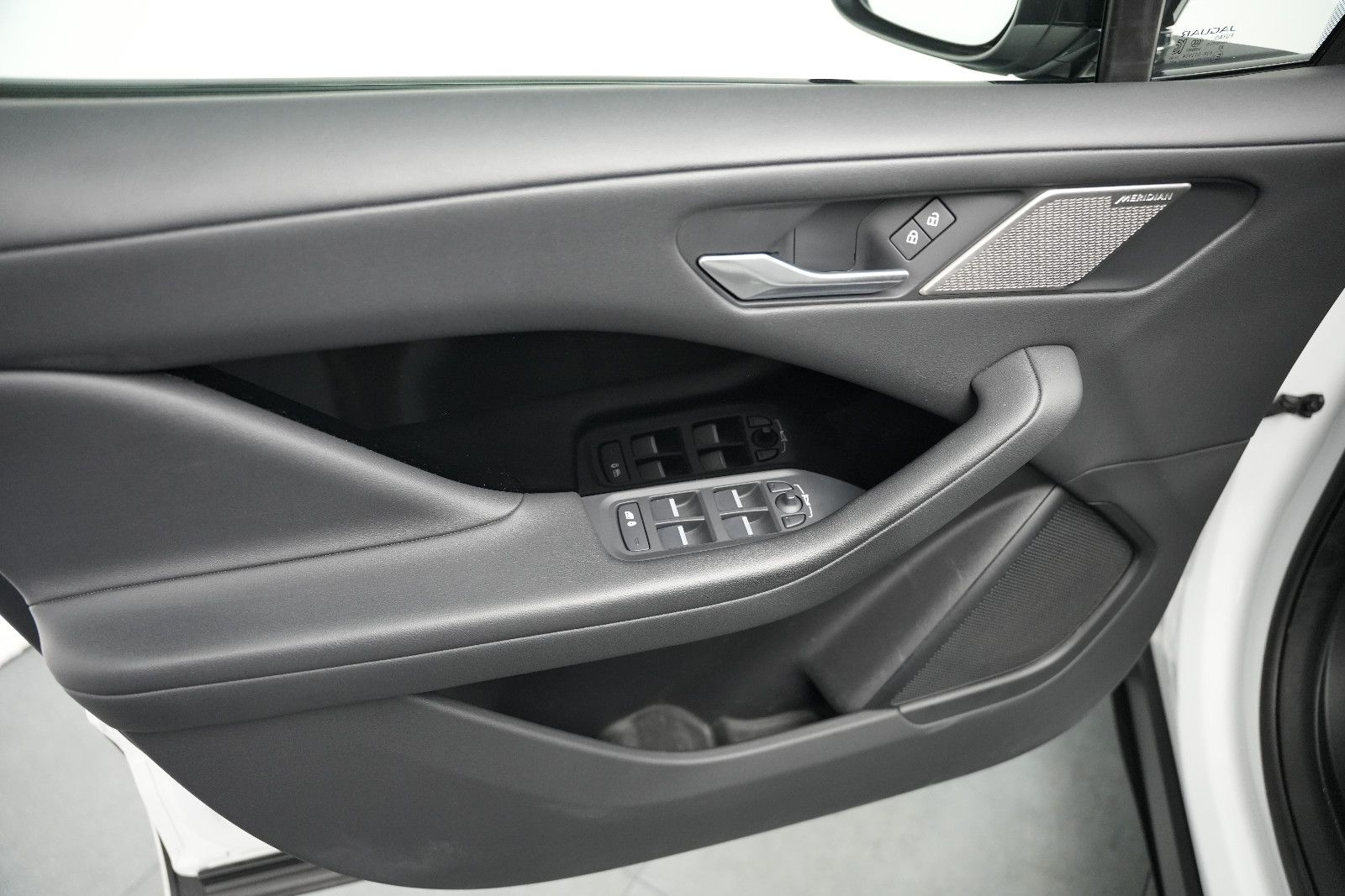 Fahrzeugabbildung Jaguar I-PACE 400 AWD/Black-Pack/CarPlay/MERIDIAN/89,6%