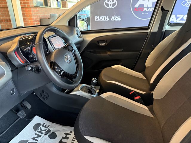 Toyota Aygo x-play touch Automatik