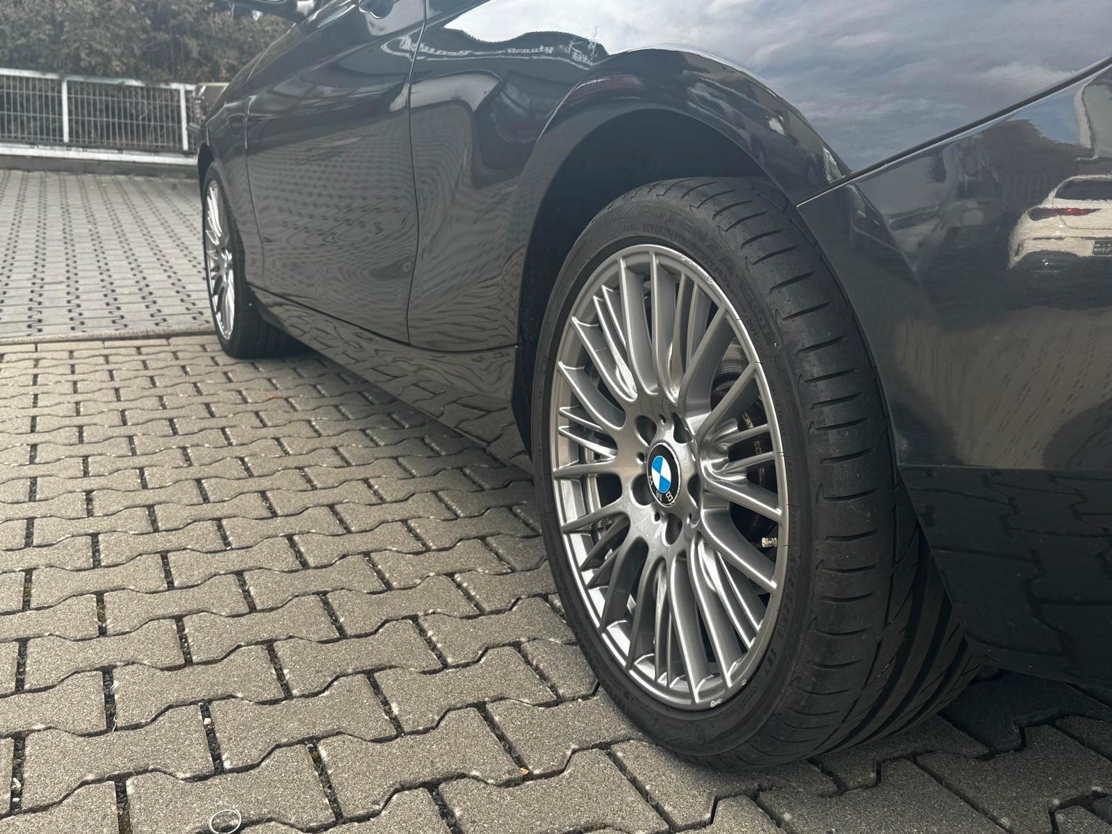 BMW F21 118i   *NAVI-PROFOSSIONAL*SCHIEBEDACH*