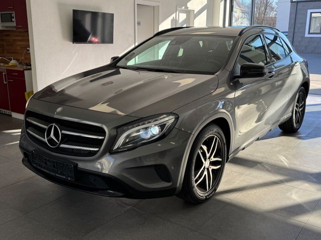 Mercedes-Benz GLA 220 d Score-BiXenon-Navi-Night Paket-Spur-