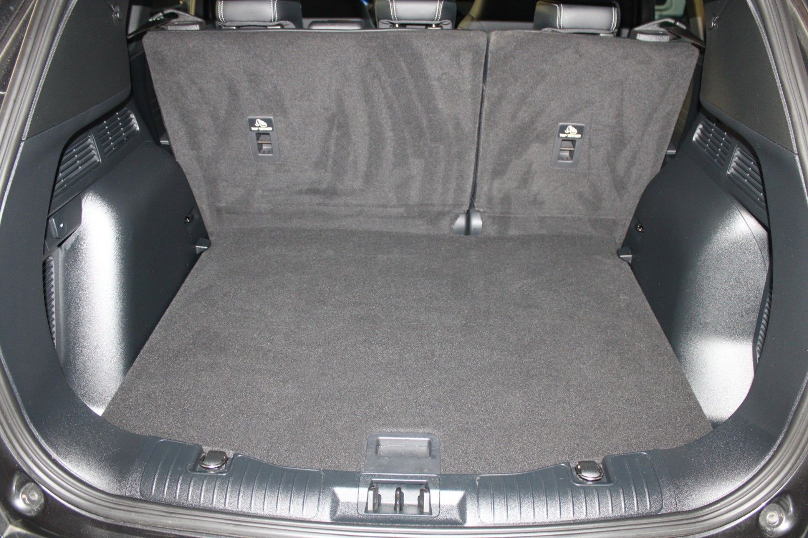 Fahrzeugabbildung Ford Kuga 2.5 PHEV Titanium LED Panodach WinterPaket