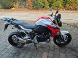 BMW F 900 R silber metallic/Racingred - BMW R 90